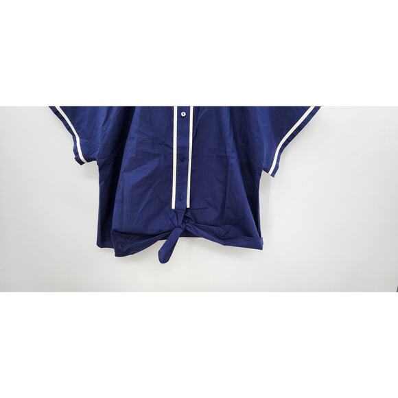 EUC Tuckernuck Navy‎ Blue White Trimmed Connor Blouse Size Medium - Picture 8 of 11